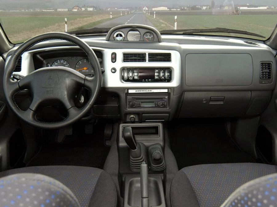  Mitsubishi L200 American Sport 2 2003 года  (фото 2 из 2)